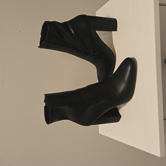 Boots - Picture 2 of 5